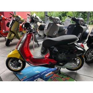 OOV Vespa PRIMAVERA 125 E5 WALT DISNEY Mickey Mouse