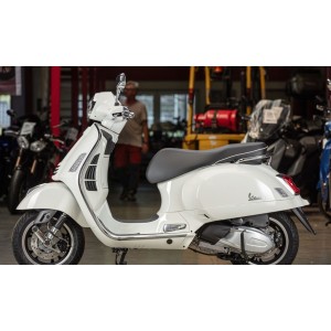 OGG Vespa GTS 300 Super en rojo o blanco