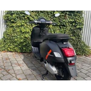 OKK Vespa GTS-125/300 Super Sport alemana. Mod.2024 Sin Kyle