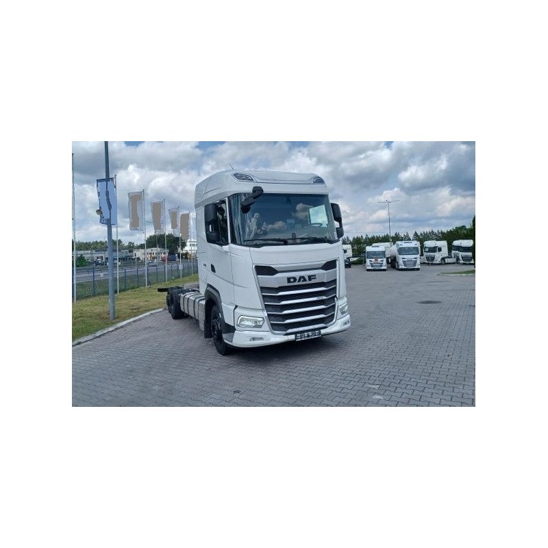 0025 (876) DAF XG 480 FAR 6x2 Low Deck Volumen