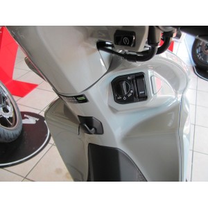 0039 (890) Honda Vision 110 SOMMERKAMPAGNE