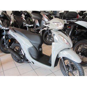 0039 (890) Honda Vision 110 SOMMERKAMPAGNE