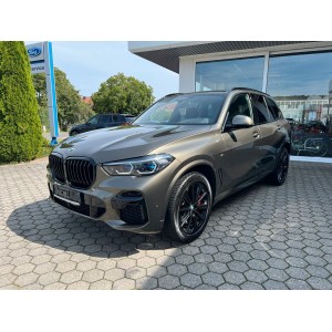 0114 (970) BMW X5 40d...