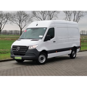 0126 (983) Mercedes Benz - Sprinter 317 Maxi