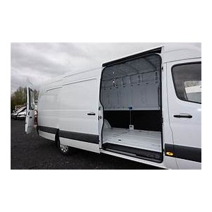 0126 (983) Mercedes Benz - Sprinter 317 Maxi