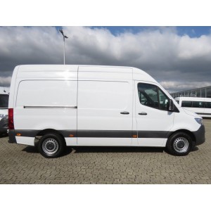 0168 (1035) Mercedes-Benz Sprinter 317 CDI KA L2H2 MBUX Kamera Navi DAB 9G