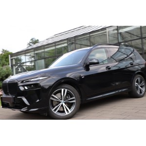 0181 (1050) BMW X7 xDrive...