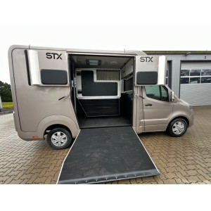 Mercedes-Benz STX Sprinter 3.500KG Haras Hengste