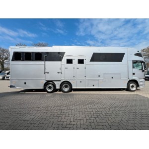 MAN 26480 Cama plegable para 5 caballos con extra cuidado