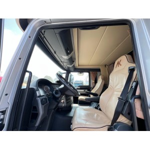 MAN 26480 Cama plegable para 5 caballos con extra cuidado