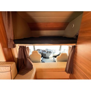 MAN 26480 Cama plegable para 5 caballos con extra cuidado