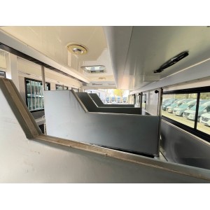 MAN 26480 Cama plegable para 5 caballos con extra cuidado