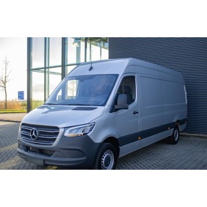 62 / 5.000 Mercedes-Benz...