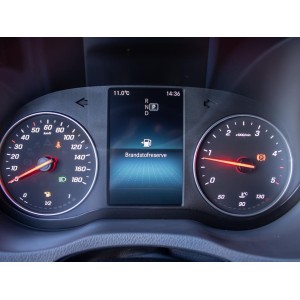 62 / 5.000 Mercedes-Benz Sprinter 317 1.9 CDI L3H2 RWD 170 CV Automático LED