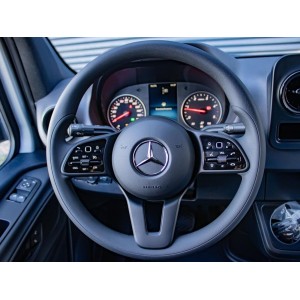 62 / 5.000 Mercedes-Benz Sprinter 317 1.9 CDI L3H2 RWD 170 CV Automático LED