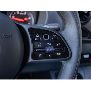 62 / 5.000 Mercedes-Benz Sprinter 317 1.9 CDI L3H2 RWD 170 CV Automático LED