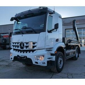Mercedes-Benz 2135 L...