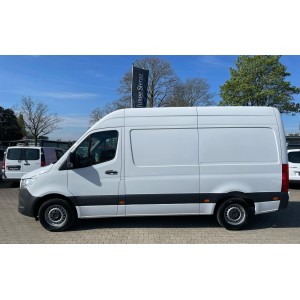 Mercedes-Benz Sprinter 319 CDI *AUTO*AHK2,8to*MBUX*NAVI