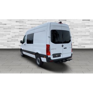 Mercedes-Benz Sprinter 319 CDI Mixto de 6 plazas. Pared divisoria en el pilar D.