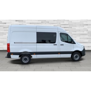 Mercedes-Benz Sprinter 319 CDI Mixto de 6 plazas. Pared divisoria en el pilar D.