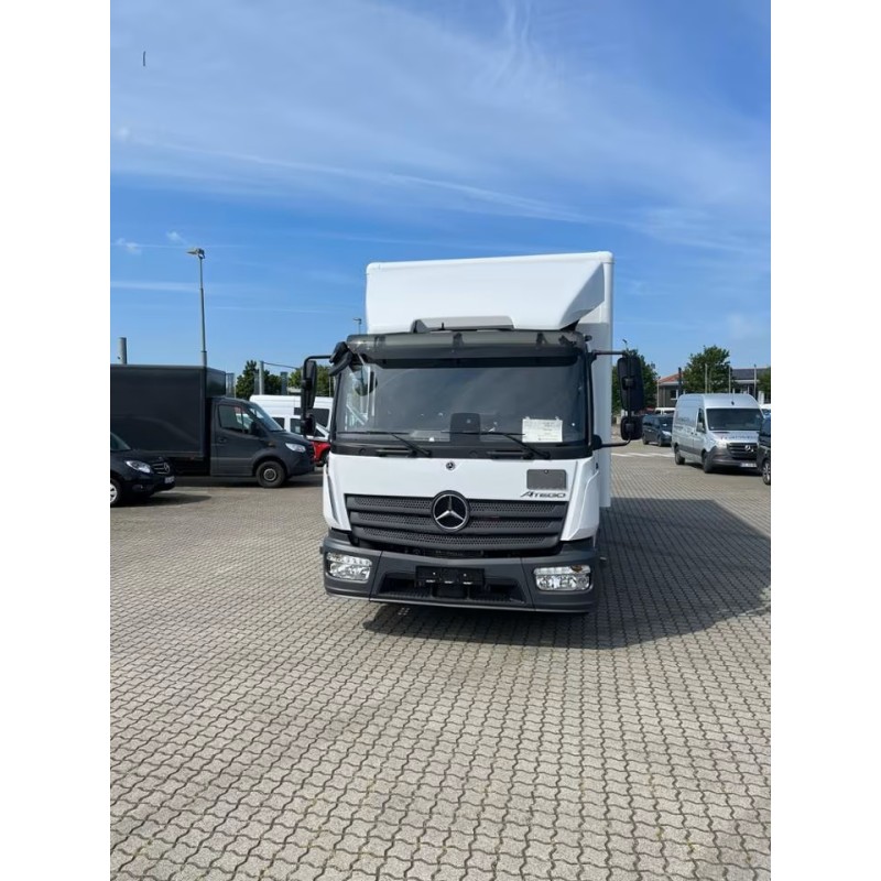 Mercedes-Benz Atego 821 L 4x2 caja/ LBW Spier AHK LED AUT