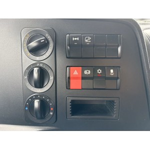 Mercedes-Benz Atego 821 BL Bakwagen / 3 plazas / Laadklep