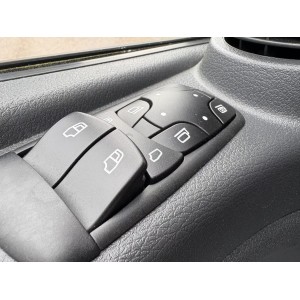 Mercedes-Benz Atego 821 BL Bakwagen / 3 plazas / Laadklep