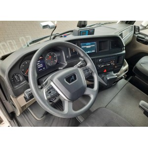 Carrocería refrigerada MAN 18.430 TGS con plataforma elevadora y litera, retardador ATP