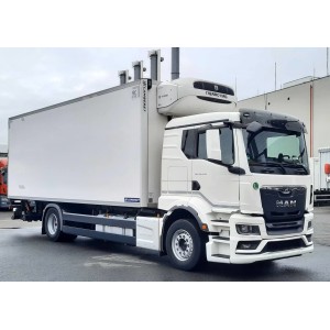 Carrocería refrigerada MAN 18.430 TGS con plataforma elevadora y litera, retardador ATP