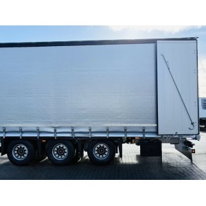 Schmitz Cargobull Curtainsider Mega Getränke
