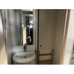 Bürstner Lineo T700 Automático, cama queen