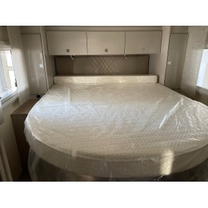 Bürstner Lineo T700 Automático, cama queen