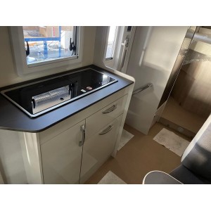 Bürstner Lineo T700 Automático, cama queen