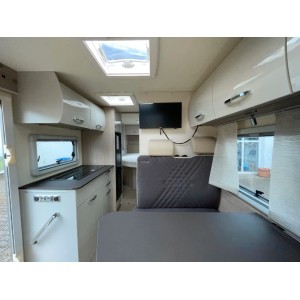 Bürstner Nexxo Van T 700 Cama tamaño queen de 6,99m