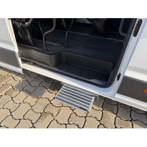 Volkswagen Crafter 17-Sitzer + 5 Stehplätze, neues Modell