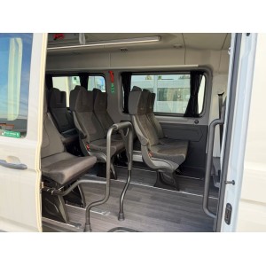 Volkswagen Crafter 17-Sitzer + 5 Stehplätze, neues Modell
