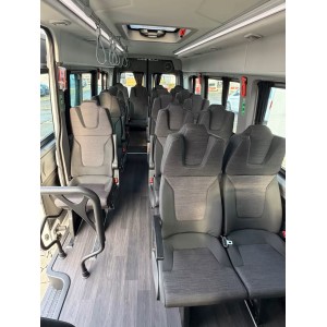 Volkswagen Crafter 17-Sitzer + 5 Stehplätze, neues Modell