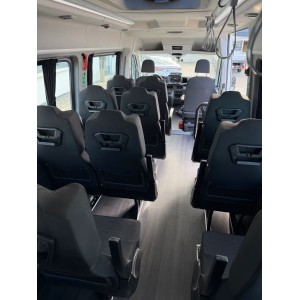 Volkswagen Crafter 17-Sitzer + 5 Stehplätze, neues Modell