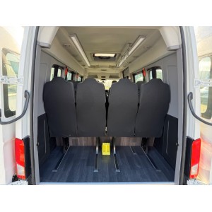 Volkswagen Crafter 17-Sitzer + 5 Stehplätze, neues Modell