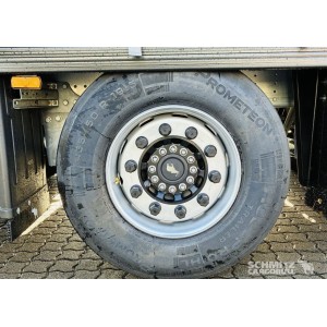 Mega bebidas Schmitz Cargobull Curtainsider