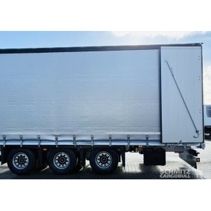 Mega bebidas Schmitz Cargobull Curtainsider
