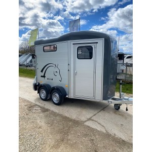 Salto de gira Cheval Liberté